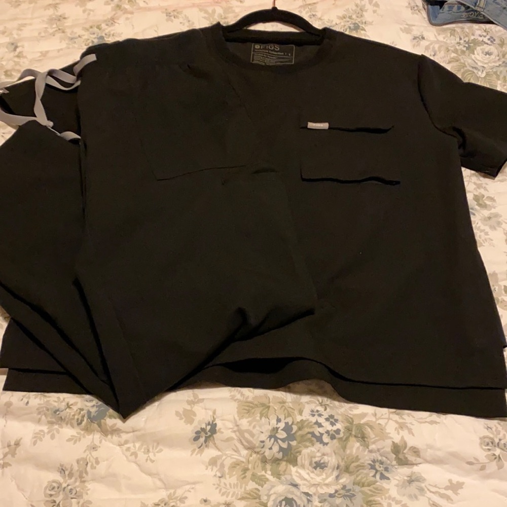 BLACK FIGS SET